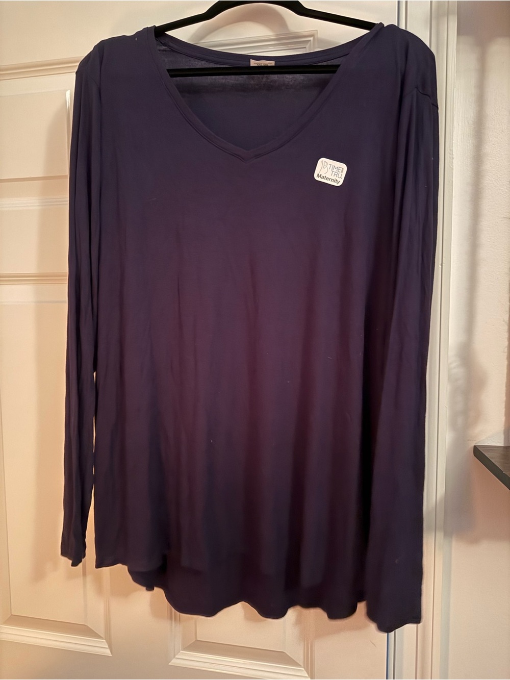 Time and Tru Navy V-Neck Long Sleeve Tee